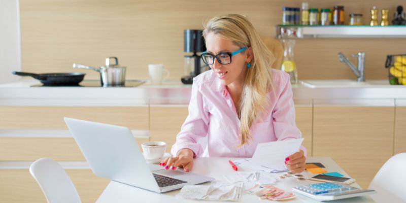 Finanzierung, Förderung und Kundenakquise für Gründer*innen mit KI Integration | online