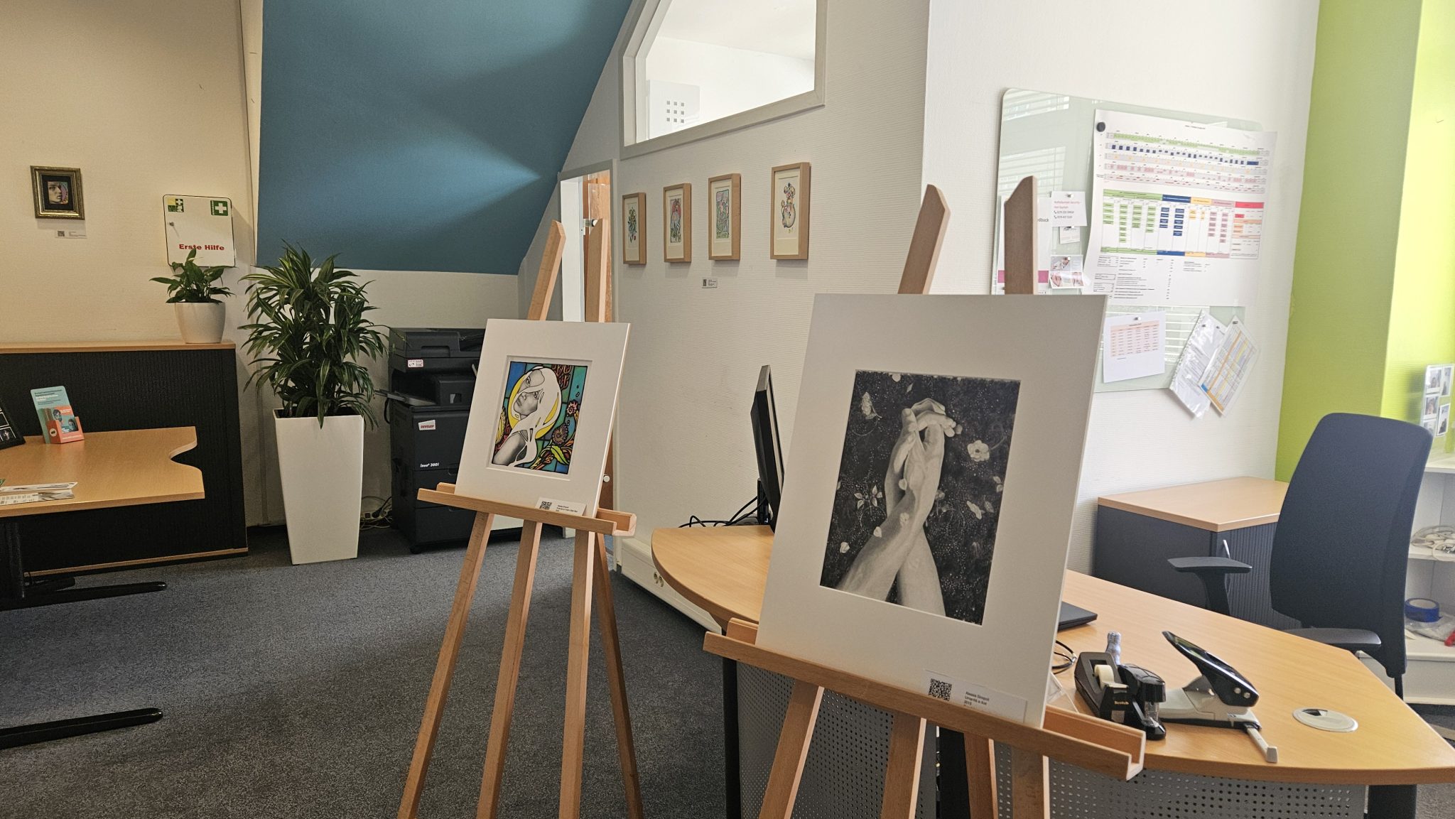 Kleine Kunstgalerie im Empfangsbereich