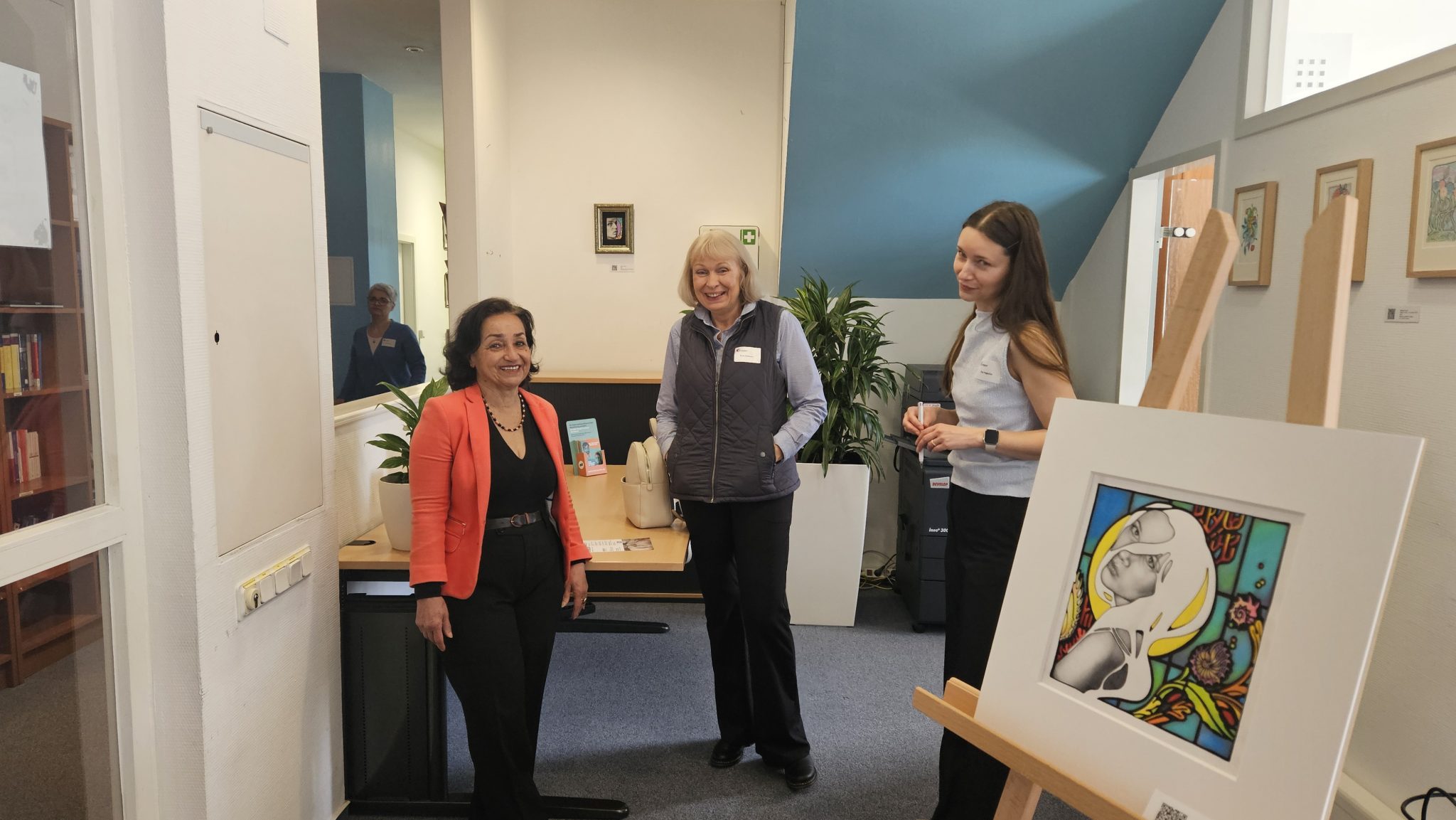 Vorstandmitglied Shahla Payam, Ilona Orthwein, Dozentin, Eva Hegedüs, ISI-Team