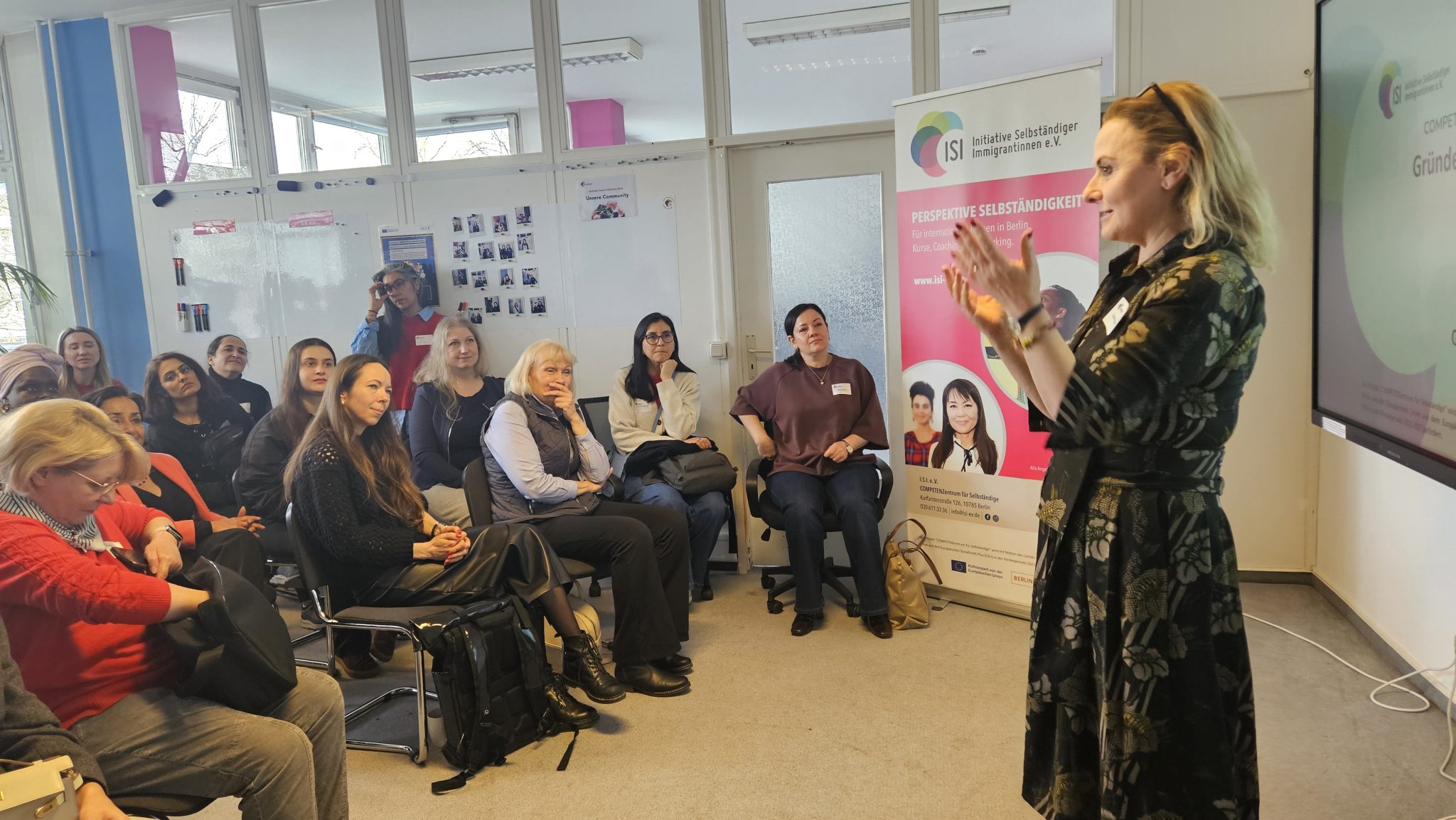 Begrüßung mit Cristina Cipolletta, Projektmanagerin des COMPETENZentrums