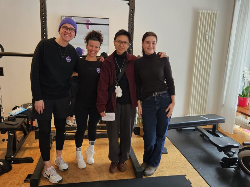 Yuanyuan Wang und Anastasia Kovalchuk, zuständige für Öffentlichkeitsarbeit bei ISI e. V. mit Fernanda Beck und Sonia De Oliveira, Gründerinnen von raum.